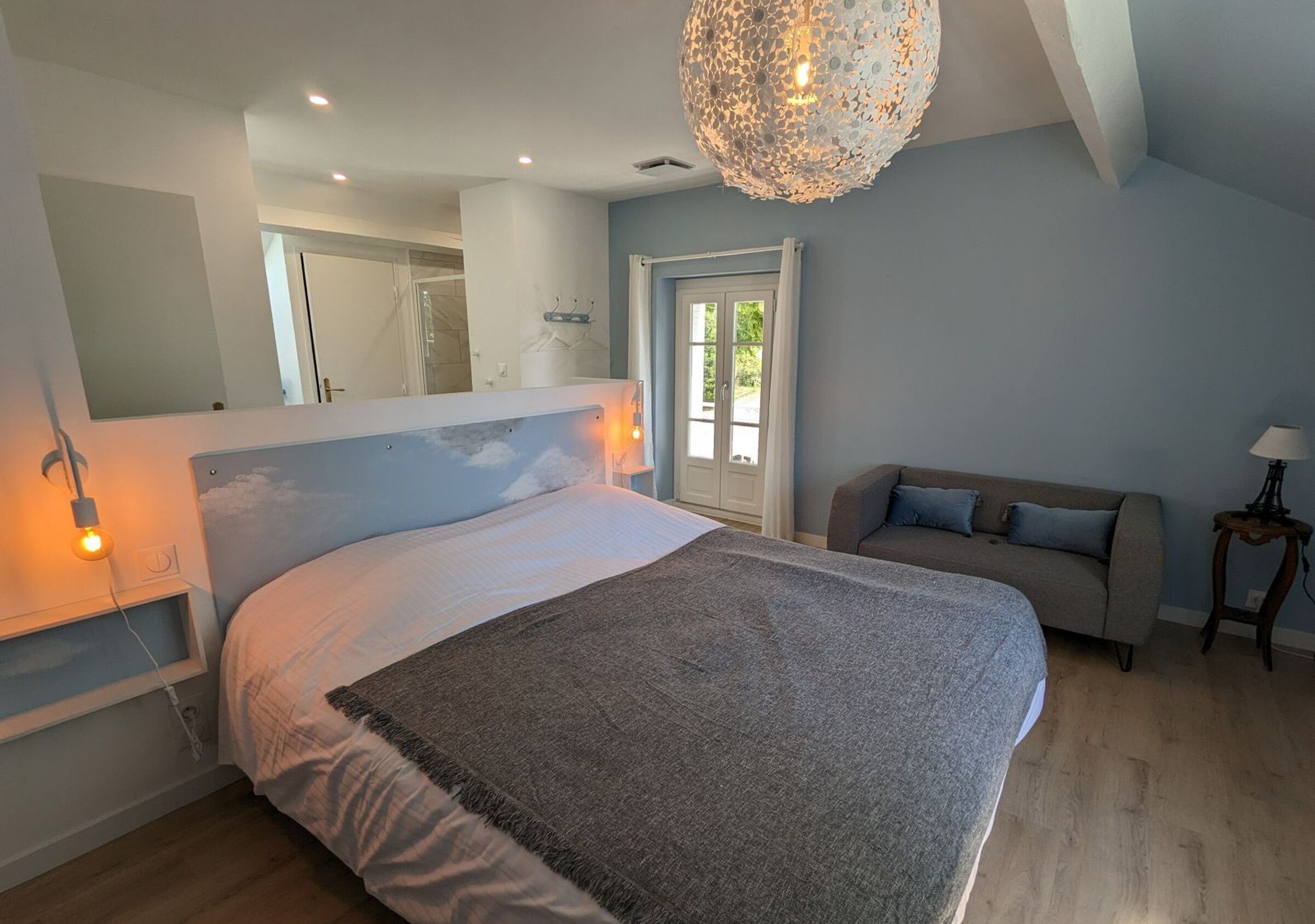 3 soverom, skrivebord, wi-fi (inkludert) og sengetøy