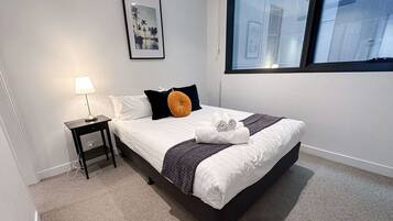 2 bedrooms, iron/ironing board, WiFi, bed sheets