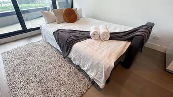 2 bedrooms, iron/ironing board, WiFi, bed sheets