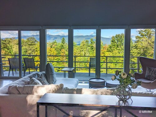 Sugarbush Vista  - 4000sq. ft. Estate with Hot Tub & Mountain Views