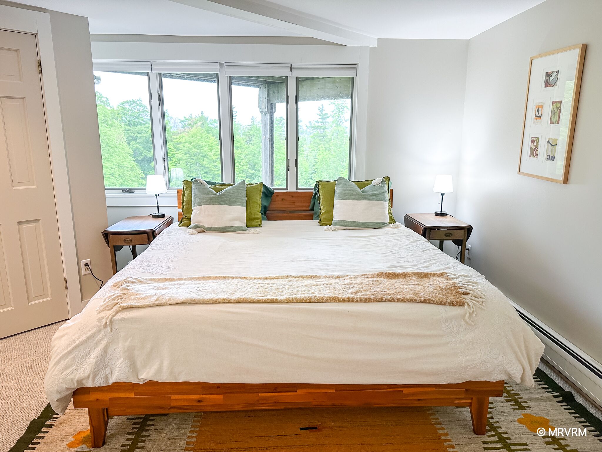 5 bedrooms, desk, iron/ironing board, free WiFi