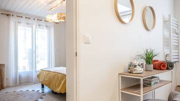 2 slaapkamers, reisbedje, wifi, beddengoed