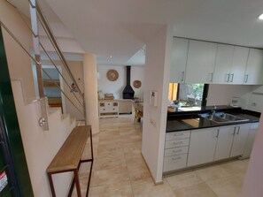 المنشأة من الداخل