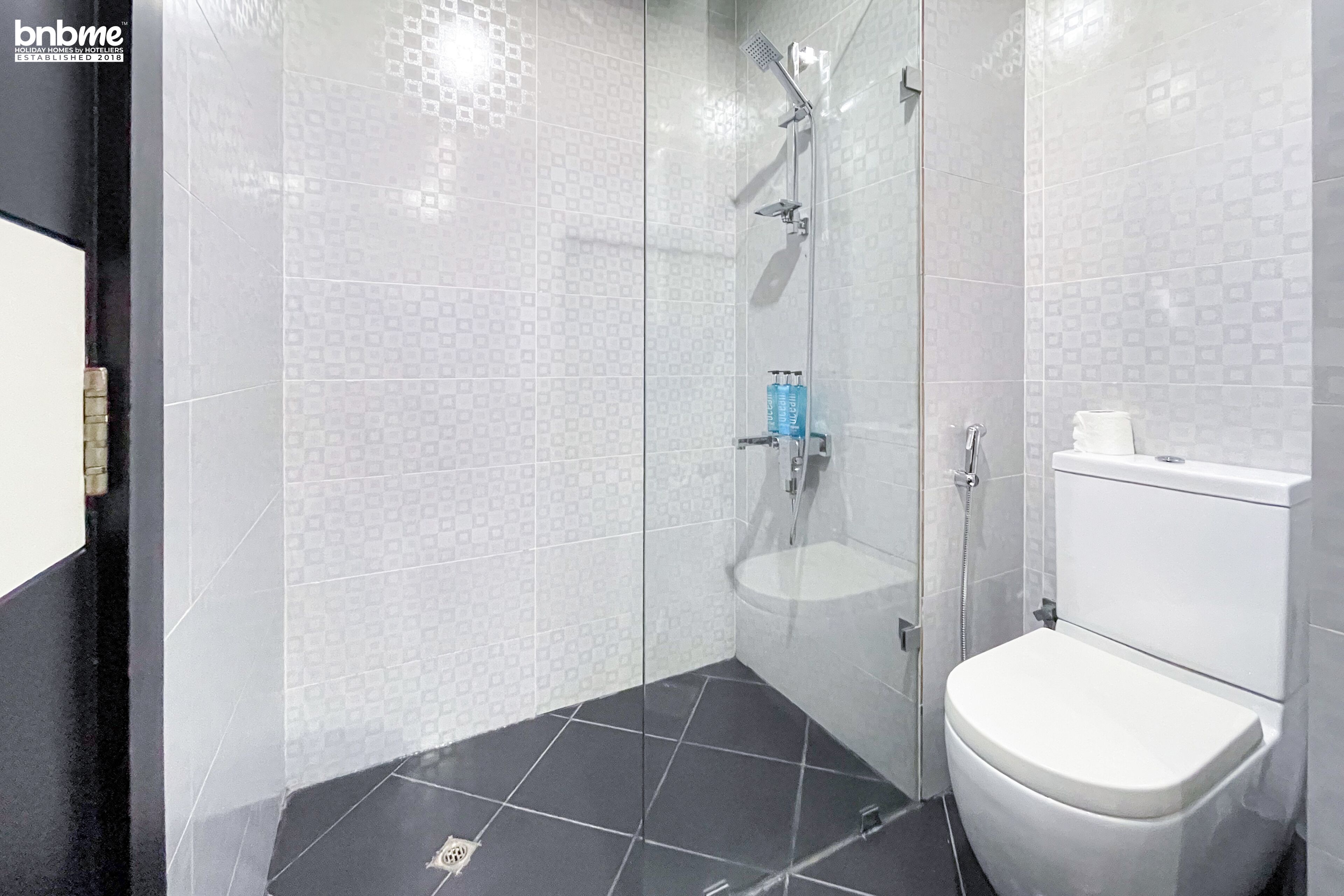 ST-Giovani BTQ-1918 by bnbme homes