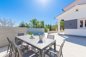 Outdoor dining - Villa Romano (Istria - Kukurini) (Kukurini)