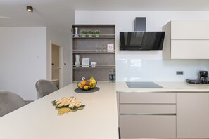 Fridge, microwave, oven, stovetop