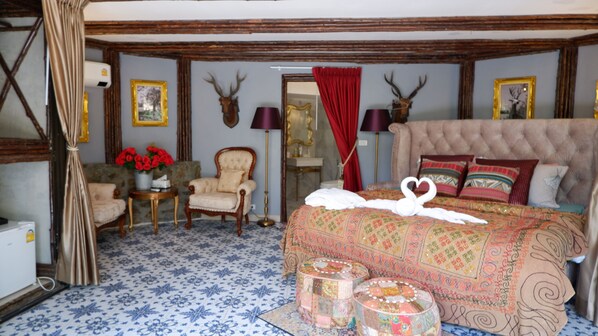 Cottage Desain | Didekorasi berbeda-beda, ruang kerja ramah laptop, dan Wi-Fi gratis