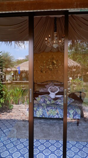 Suite Signature | Décor unique, espace de travail pour ordinateurs portables