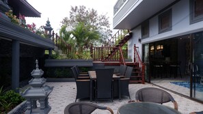 Tempat makan outdoor