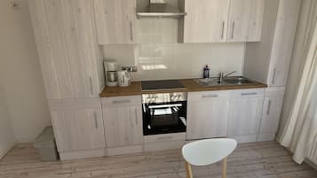 Rumah Klasik | Dapur pribadi | Lemari es, microwave, oven, dan kompor