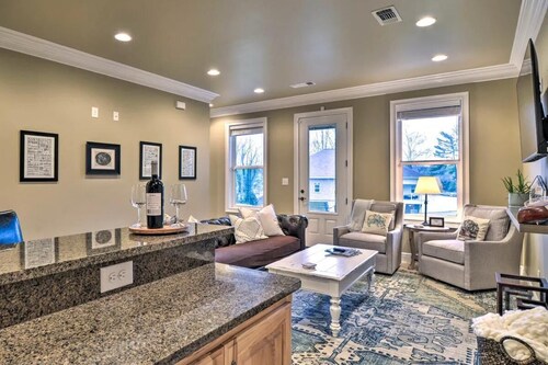 Spacious Lakeview Townhome, Pet-Friendly w/Dock & Boatslip