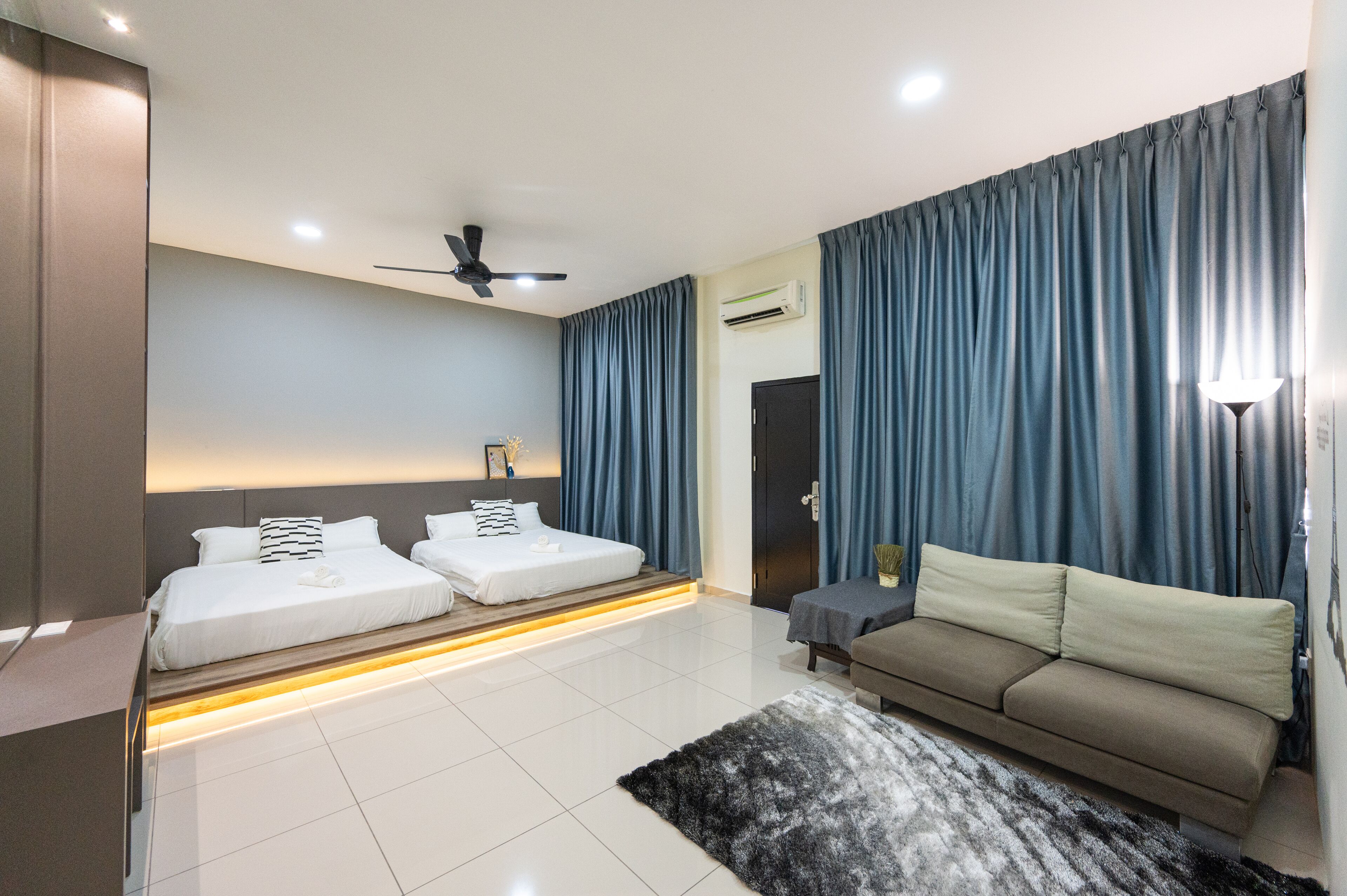 7 bedrooms, iron/ironing board, WiFi, bed sheets