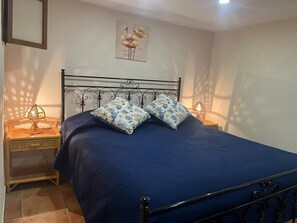 4 chambres, fer et planche à repasser, Wi-Fi, draps fournis