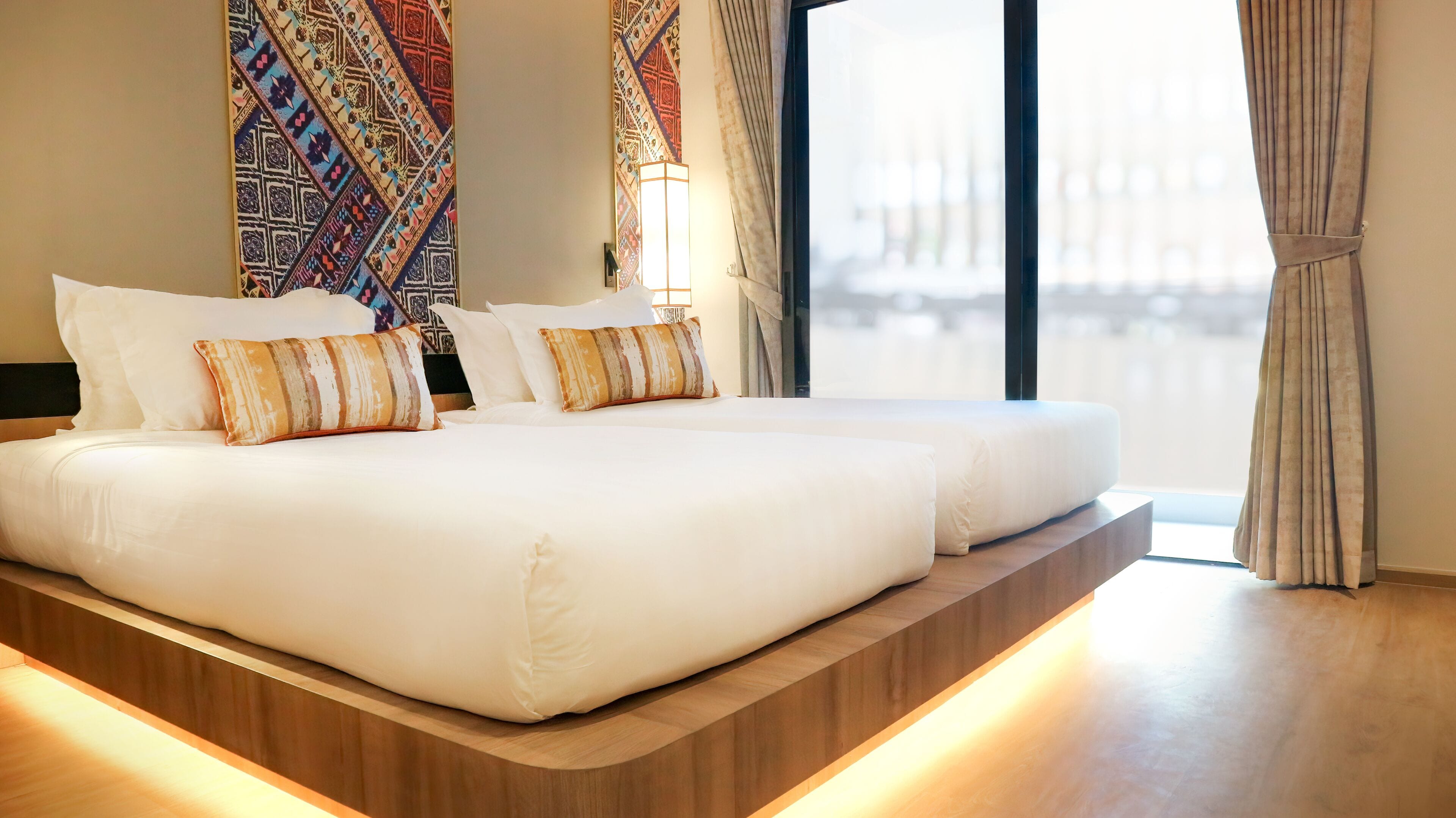 Phòng 2 giường đơn Deluxe | Minibar, két bảo mật tại phòng, bàn 