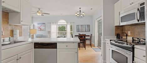 Fridge, microwave, stovetop, dishwasher