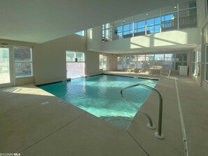 Indoor pool, a heated pool - Direct Gulf Front-Great View-Hot Tub-Swimthru Pool (Gulf Shores)