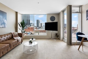 TV - The Amazing City Escape  - 1BR/Wi-Fi/CBD/City view (Adelaide)