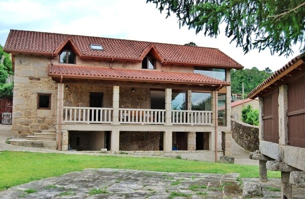 Exterior - Casa Rural con Piscina (Punteareas)