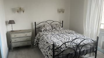 2 chambres, fer et planche Ă repasser, Wi-Fi, draps fournis