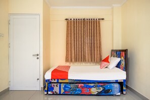 Standard Double Room | Free WiFi, bed sheets