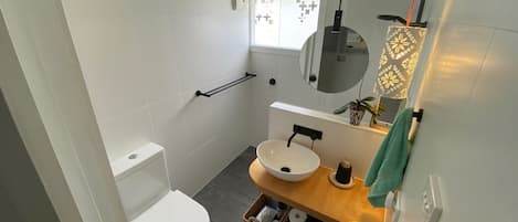 Handtücher, Seife, Toilettenpapier