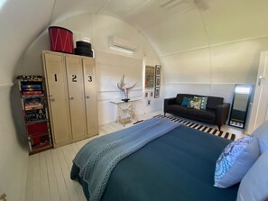 2 chambres, fer et planche à repasser, draps fournis