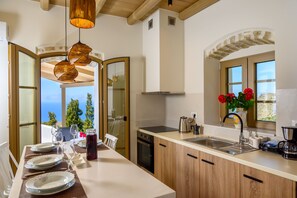 Køleskab, ovn, kogeplade, opvaskemaskine