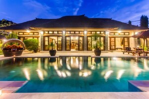 Unclassified image, 2 of 36, button - Luxury Villa AnTan Central Seminyak (Seminyak)