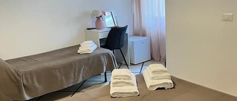 Habitación triple básica | Wifi gratis