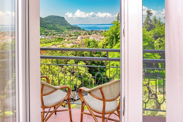 Apartment, 1 Bedroom, Lake View | 1 bedroom, down comforters, cribs/infant beds - Residence Panorama (Costermano sul Garda)