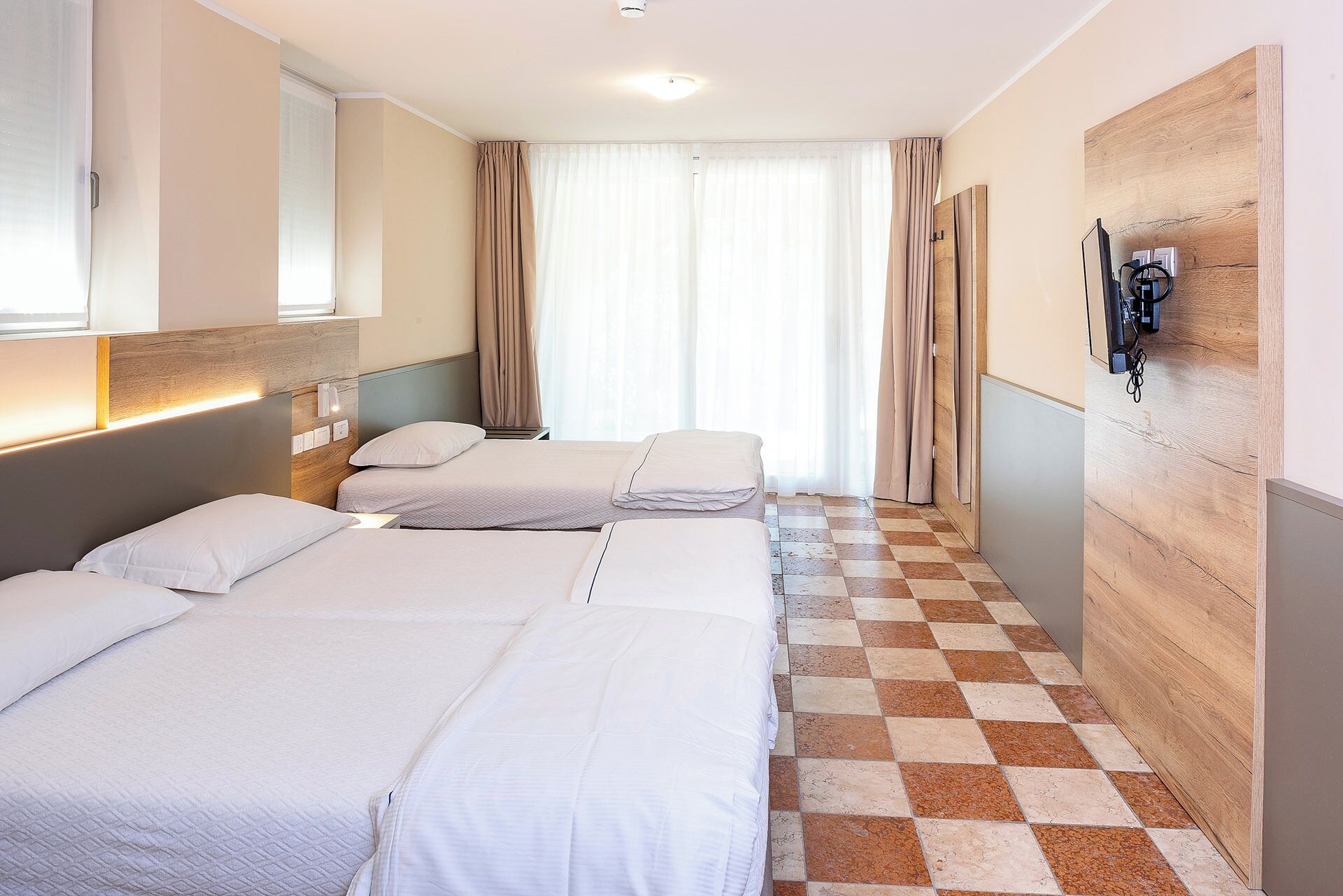 Apartment, 1 Bedroom, Ground Floor | 1 bedroom, down comforters, cribs/infant beds