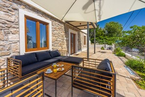 Terrace/patio - Villa Antani with heated pool, sauna and jacuzzi (Crikvenica)