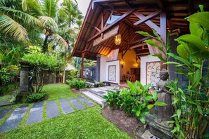 บริเวณภายนอก