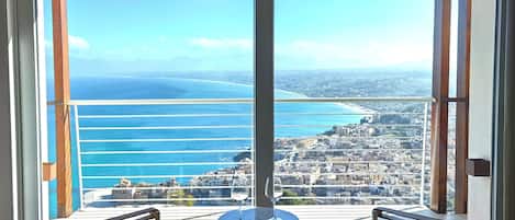 Egyptian cotton sheets, premium bedding, memory-foam beds, minibar