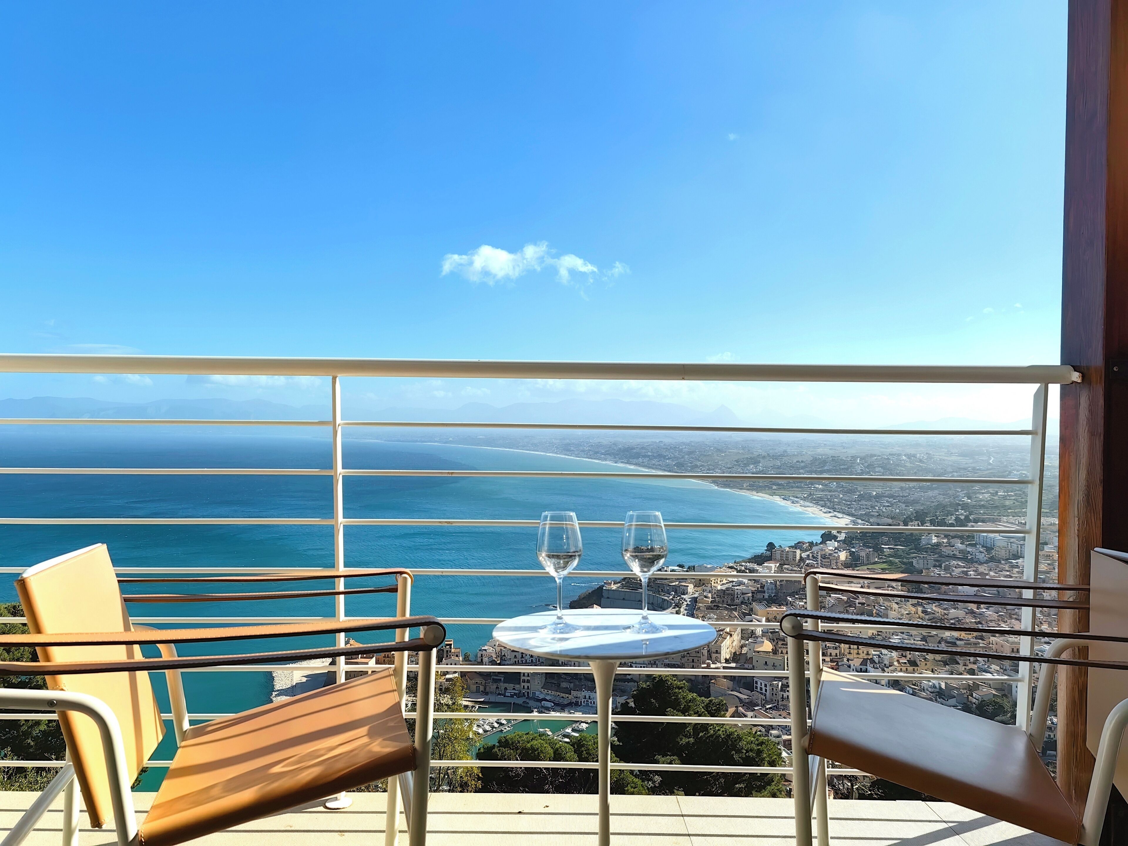 Egyptian cotton sheets, premium bedding, memory-foam beds, minibar