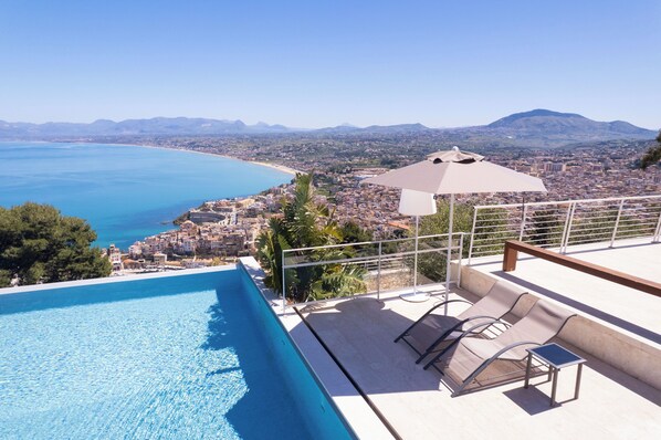 Seasonal outdoor pool, open 6:00 AM to 6:00 PM, pool umbrellas - Hotel Belvedere Resort 4 stelle (Castellammare del Golfo)