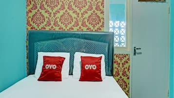 Laptop workspace, free WiFi, bed sheets