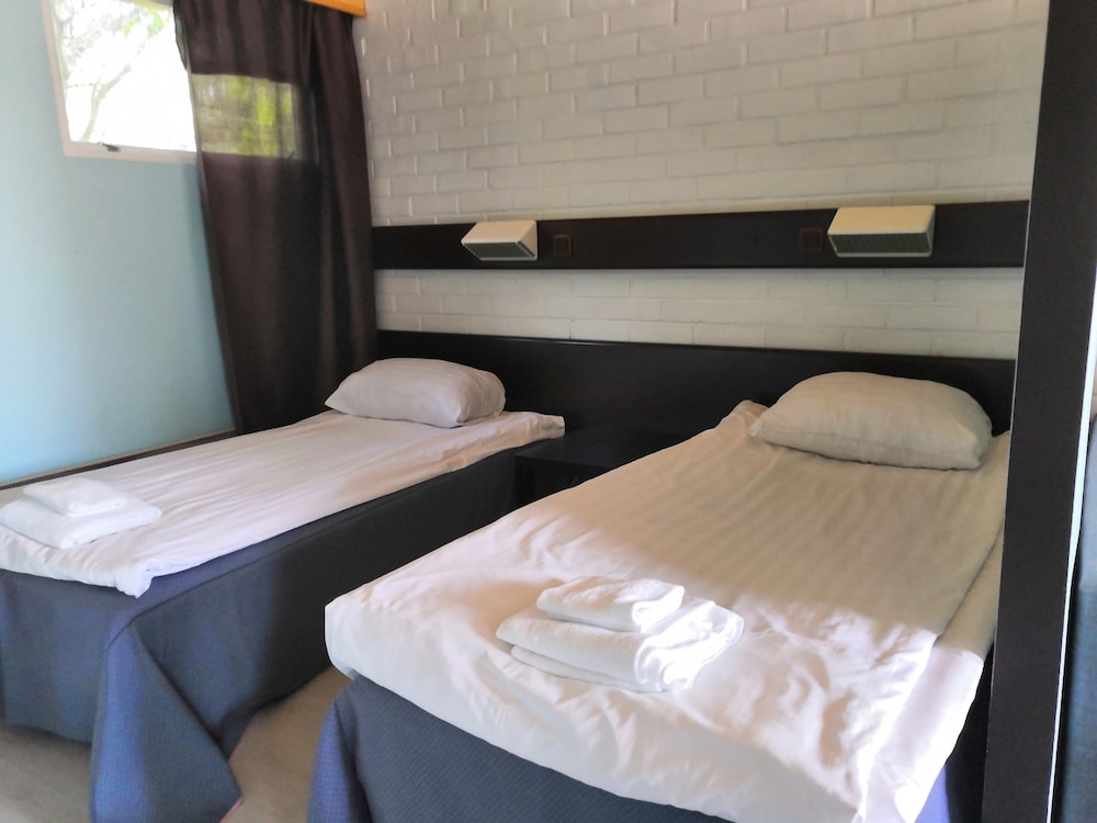 Leikari Bungalows 4