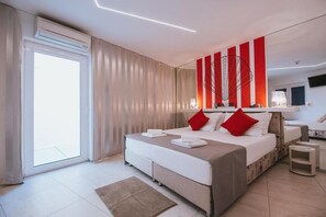 Deluxe Triple Room | Hypo-allergenic bedding, minibar, desk, free WiFi - Basilica hotel by MERCADO (Novalja)