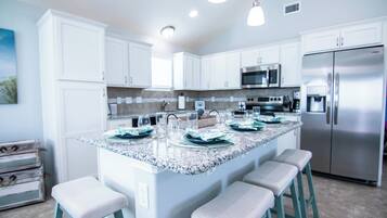 House, Multiple Beds, Pool Access, Pool View (Off da Hook) | Private kitchen | Fridge, microwave, oven, stovetop