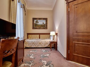 Habitación individual estándar | Ropa de cama de alta calidad y minibar 