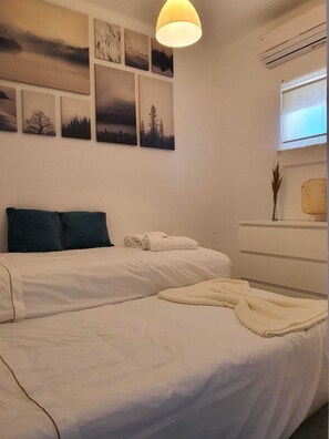 3 chambres, fer et planche à repasser, Wi-Fi, draps fournis