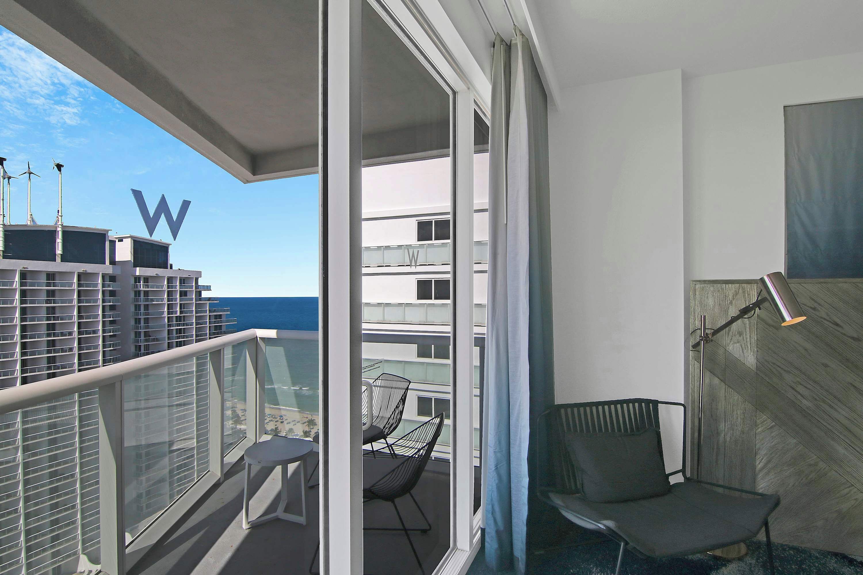 Condo, Multiple Beds, Balcony, Partial Ocean View (Sapphire Suite) | Interior