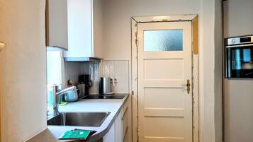 Kühlschrank, Ofen, Herdplatte, Geschirrspüler