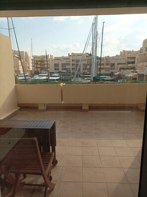 Interior - Terrasse sur la mer (Bormes-les-Mimosas)