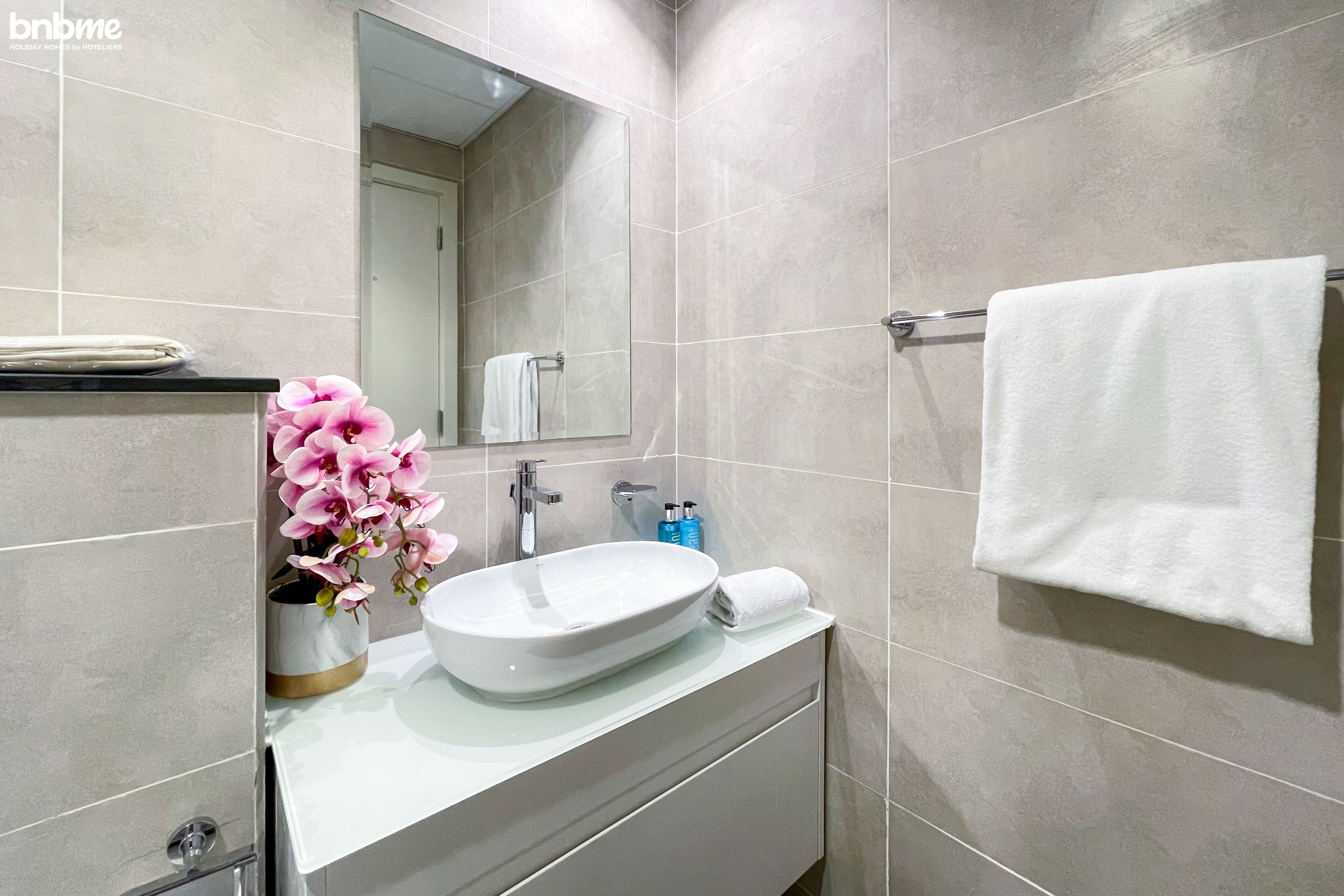 ST-Carson Tower B-2716 by bnbme homes