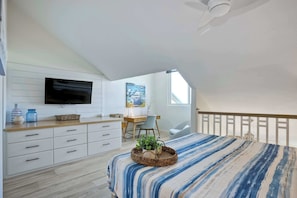 Condo, Multiple Beds, Balcony, Ocean View (Seaside Sunset) | 3 bedrooms, individually decorated, individually furnished, free WiFi