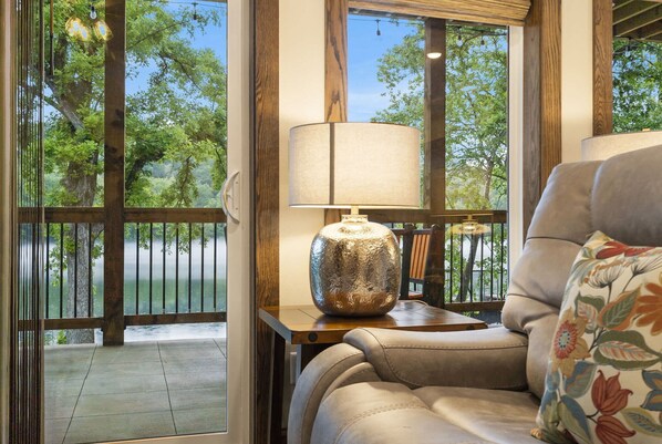 House, Multiple Beds, Balcony, Mountain View (That Lakefront Taneycomo House) | Living area | 55-inch flat-screen TV with digital channels