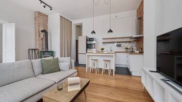 Apartment, 1 Bedroom, Balcony | Living room