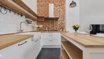 Apartment, 1 Bedroom, Balcony | Private kitchen | Microwave, dishwasher, cookware/dishes/utensils, dining tables
